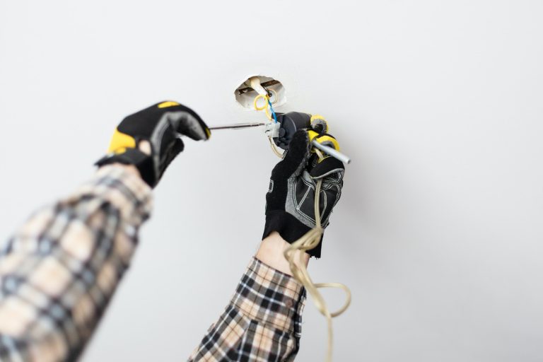 Elektriker Akut  – En ekspert i fejlfinding og reparation